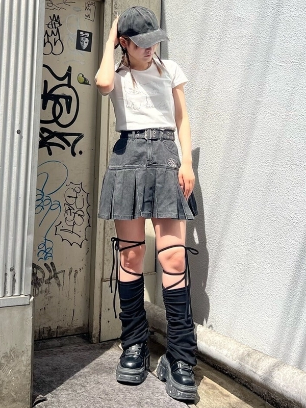 PLEATED MINI SKIRT ＆ LEG WARMERS | Candy Stripper（キャンディ