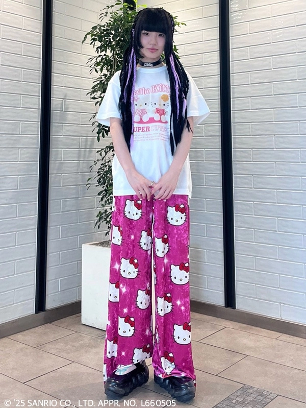 HELLO KITTY】KILA KILA VELOUR EASY PANTS | Candy Stripper