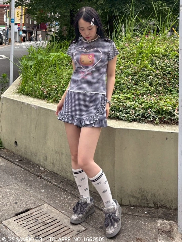 新品タグ付き　ハローキティ　GINGHAM CHECK BABY Tシャツ HELLO KITTY】GINGHAM CHECK BABY TEE | Candy Stripper