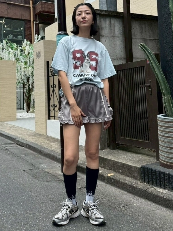 GLOSSY FRILL SHORTS | Candy Stripper（キャンディ ストリッパー