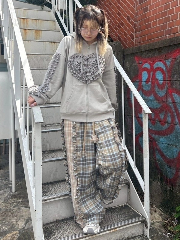 HEART FRILL HOODIE | Candy Stripper（キャンディ ストリッパー