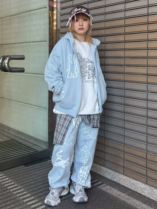 GRAFFITI PRINT HOODIE | Candy Stripper（キャンディ ストリッパー