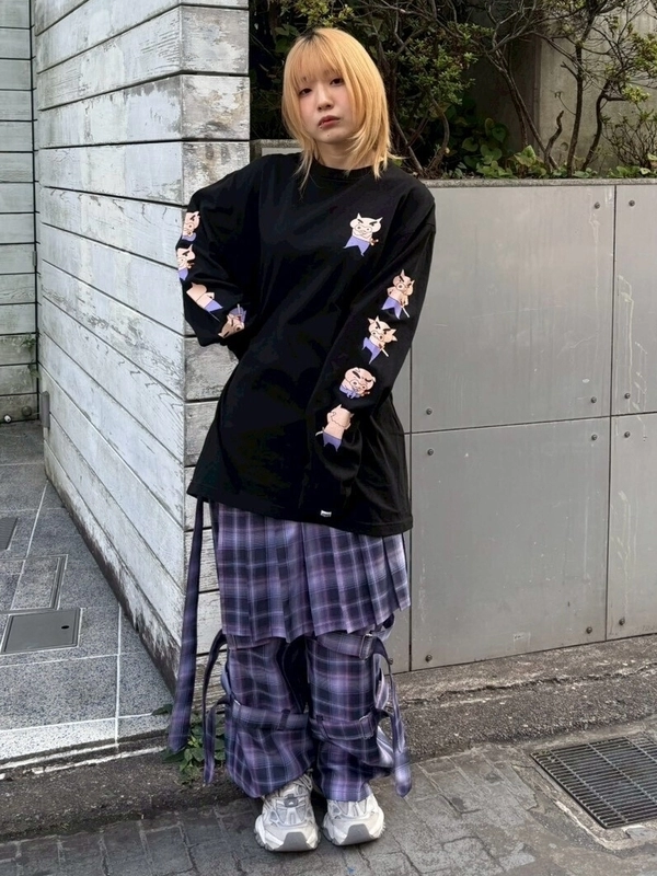 クレヨンしんちゃん】ぶりぶりざえもんがいっぱい L/S TEE | Candy